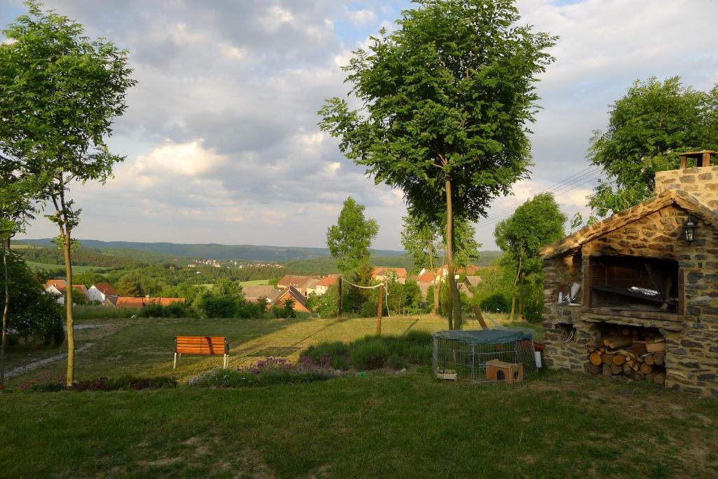 Křivoklát Orli Hnizdo At Chateau Novak מראה חיצוני תמונה